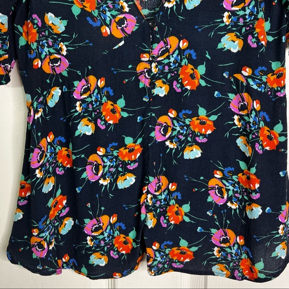 Zara TRF Navy Floral V-Neck Ruched Half Sleeve Button Front Blouse Women’s Sz XS - Picture 4 of 11